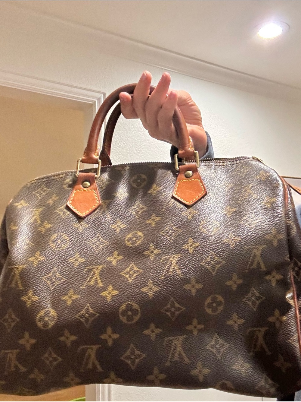Classic Brown Louis Vuitton Speedy 30 ** authenticated**( see photo)
